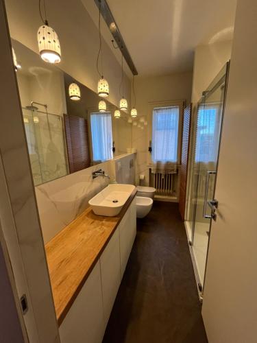 Koupelna v ubytování Cà Torre apartment