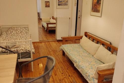 Studio - Sleeps 4 - Most Central Location