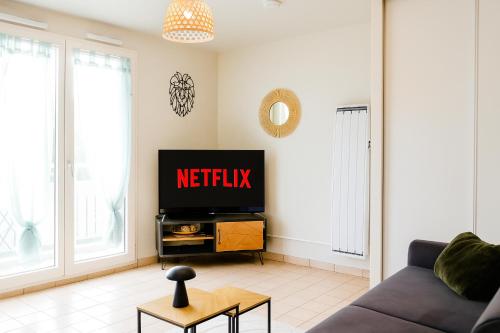 Et tv og/eller underholdning på Studio Jean Moulin