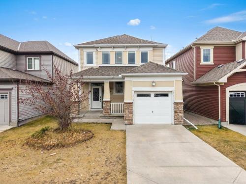 Afbeelding uit fotogalerij van Single 3 Bedroom Full Private House in Airdrie