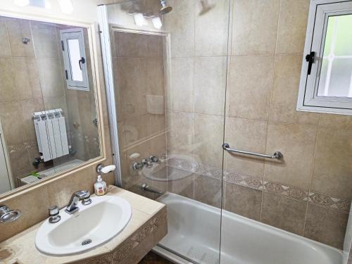 Koupelna v ubytování Casa Relax Liniers Chacras de Coria