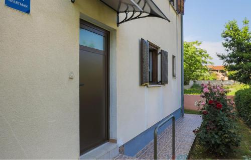 1 Bedroom Awesome Apartment In Fazana
