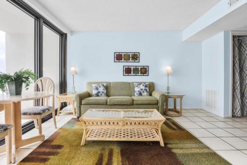 Posezení v ubytování Island Wind West 177 Next to Hangout pool