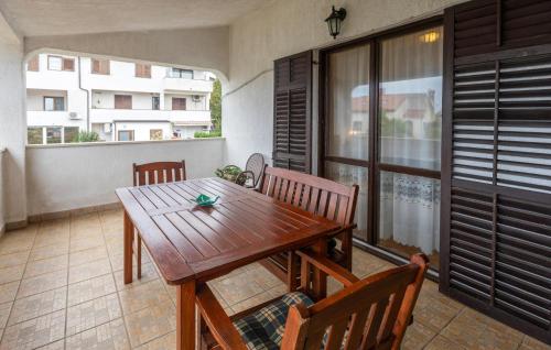 1 Bedroom Amazing Apartment In Porec
