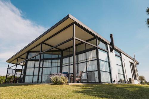 Budova, kde se chata nachází