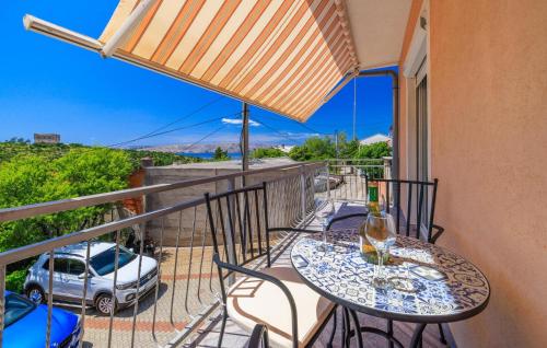 1 Bedroom Lovely Apartment In Senj