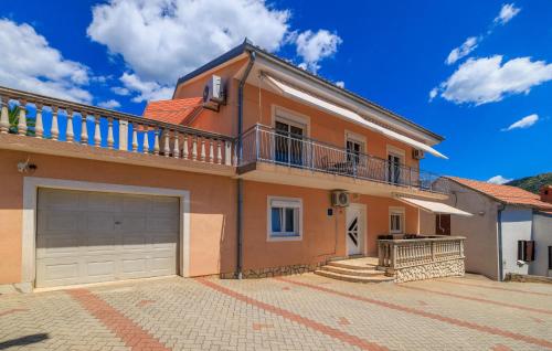 1 Bedroom Lovely Apartment In Senj