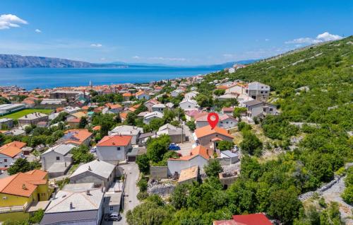 1 Bedroom Lovely Apartment In Senj