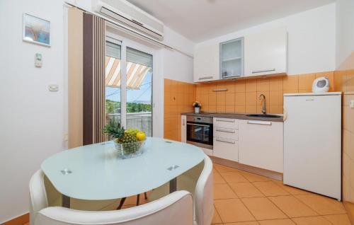 1 Bedroom Lovely Apartment In Senj
