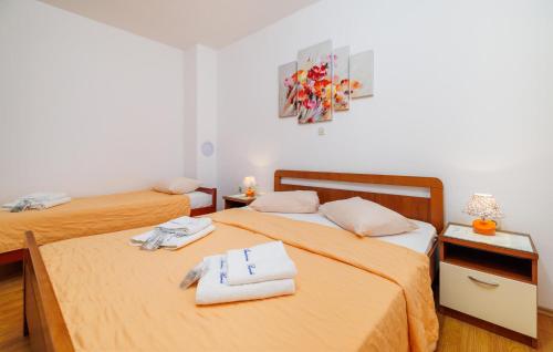 1 Bedroom Lovely Apartment In Senj