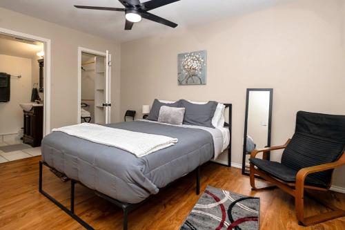 Ένα ή περισσότερα κρεβάτια σε δωμάτιο στο Cozy 4BR Family Home Near Texas Tech Campus