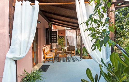 Vườn quanh 2 Bedroom Stunning Apartment In Bale