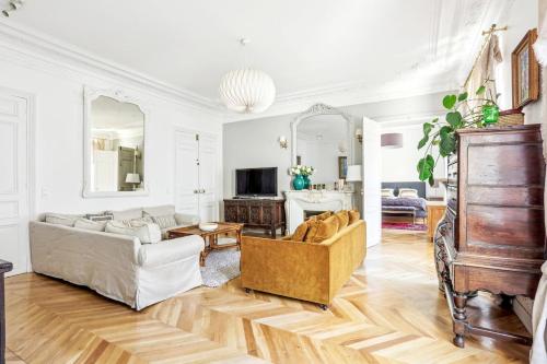 Luxury 4 bedroom Apt 160m2 2 king 2 queen