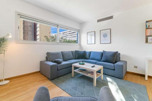 Modern Spacious 3-Bedroom Apt with Pool near Beach