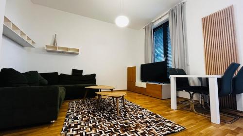 Apartment Holesovice, garden, garage