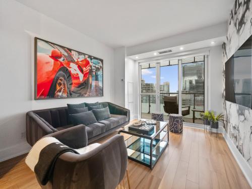 TV a/nebo společenská místnost v ubytování Grand Park Suites - Toronto's Convention District