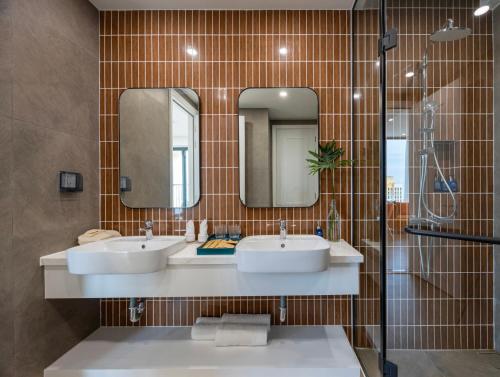 Vannituba majutusasutuses Atermis Regency Hillside Phu Quoc - Sea & Fireworks view- Gym & Pool Access