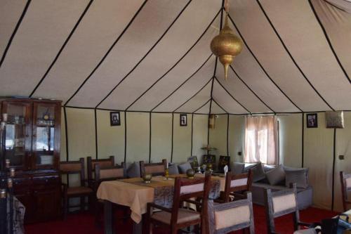 Restaurace v ubytování Tamlalt luxury camp merzoug