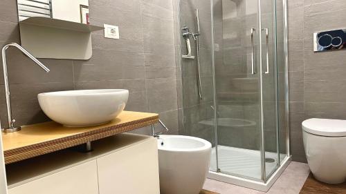 Ένα μπάνιο στο Grazioso bilocale di design