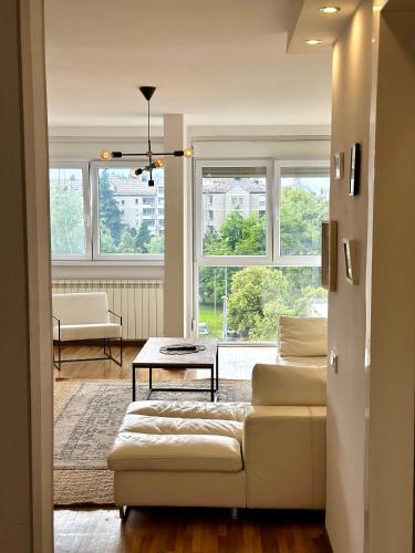 Χώρος καθιστικού στο Apartman Ruzmarin 23