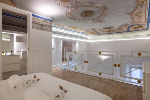 The White House - Home of the Frescoes