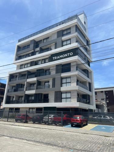 Το κτήριο όπου στεγάζεται  το ξενοδοχείο διαμερισμάτων