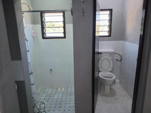 Ένα μπάνιο στο Truenorth Apartments siem