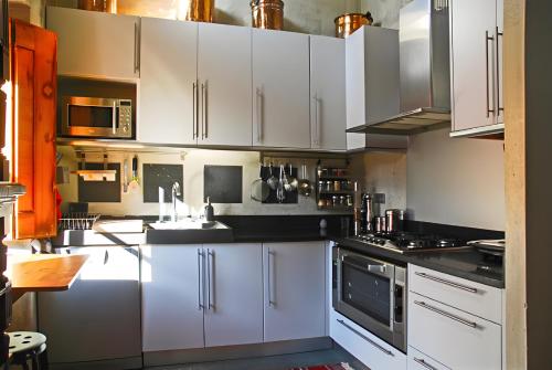 Køkken eller tekøkken på Big Red Barn - Spectacular Villa