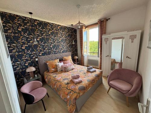 Postel nebo postele na pokoji v ubytování Gîte de la Coussotterie Sud Vendée 4 **** 8 pers