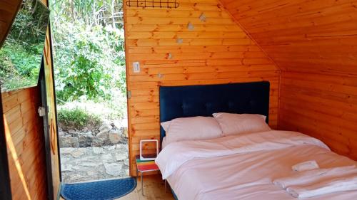 Φωτογραφία από το άλμπουμ του Ecocabañas ByB Cabaña de lujo con jacuzzi Santi σε Choachi