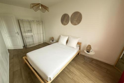 Postel nebo postele na pokoji v ubytování Charmant T3 en Provence, lumineux et tout confort