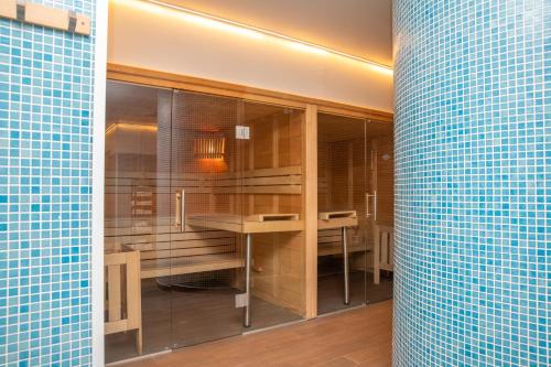 Ένα μπάνιο στο VIP Executive Azores Hotel