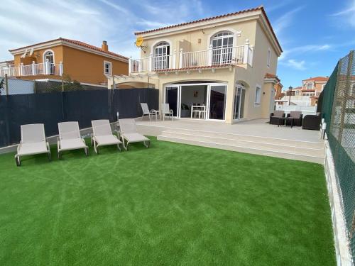 Villa Sea La Vie - 3 Bedrooms, Pool & Sea Views