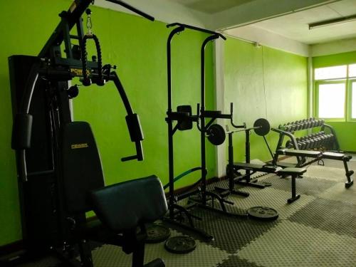 Fitness centrum a/nebo fitness zařízení v ubytování A classic hostel next to W district food market