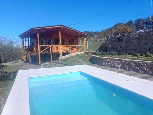 Πισίνα στο ή κοντά στο Las Piedras