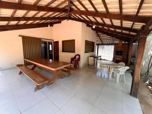 Ein Sitzbereich in der Unterkunft Rancho paraíso - Refúgio tranquilo, vista incrível