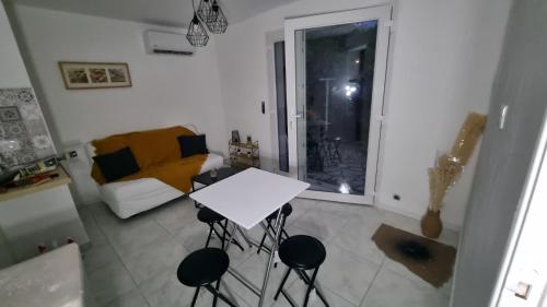 Posezení v ubytování Appartement T2 La Garde Le Pradet