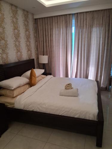 เตียงในห้องที่ Mirage suite