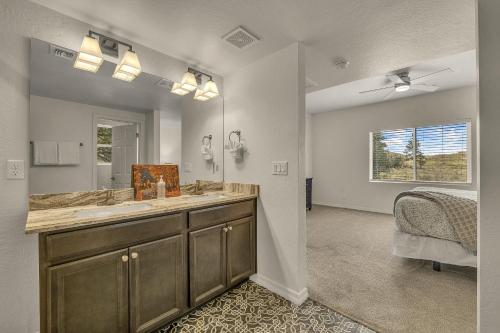 Fotografie z fotogalerie ubytování Breezy Pines Mountain Views Hiking Trails Nearby v destinaci Elden Pueblo