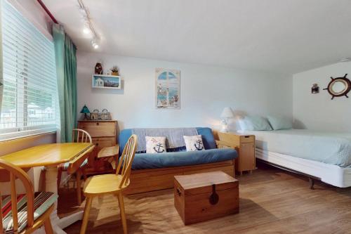 Postel nebo postele na pokoji v ubytování The Lighthouse Getaway -- Holiday House M19