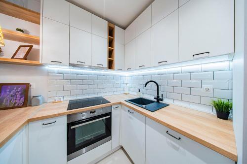 Zagreb 194 - 2 Bedrooms - Parking - Loggia - New - Apartment - Flexible Keybox Entry - Modern - Monthly Rent - WiFi