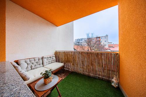 Zagreb 194 - 2 Bedrooms - Parking - Loggia - New - Apartment - Flexible Keybox Entry - Modern - Monthly Rent - WiFi