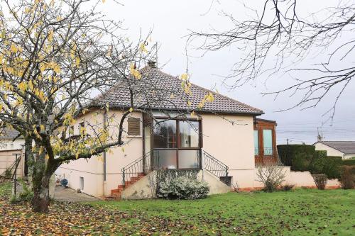 Thiron-Gardaisにあるanthony meggyの白家