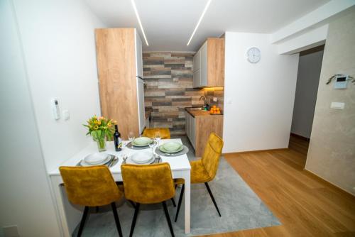 LIL apartment Split center,free parking