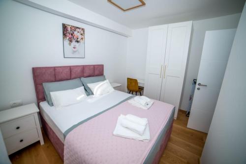 LIL apartment Split center,free parking