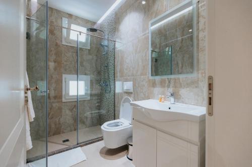 Koupelna v ubytování Tirana Resort Radhime