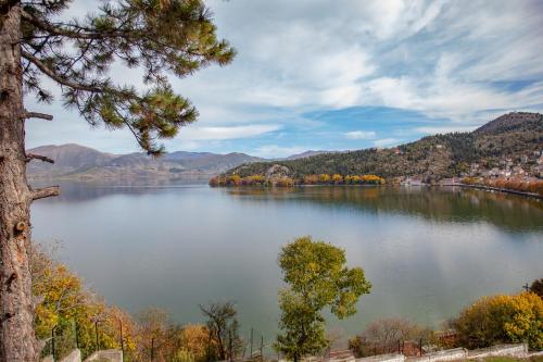 Kallithea Suite Kastoria Lake View