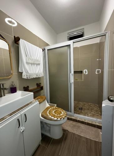 Ένα μπάνιο στο La Casa De Los Abuelos