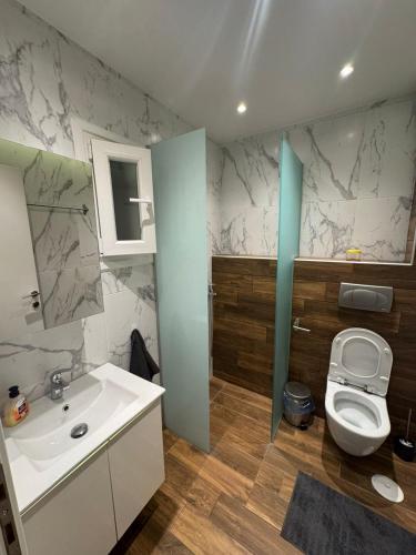 White Tower Luxury Apartment