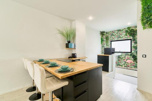 Kosta Homes - Duplex Apartment Near The Beach